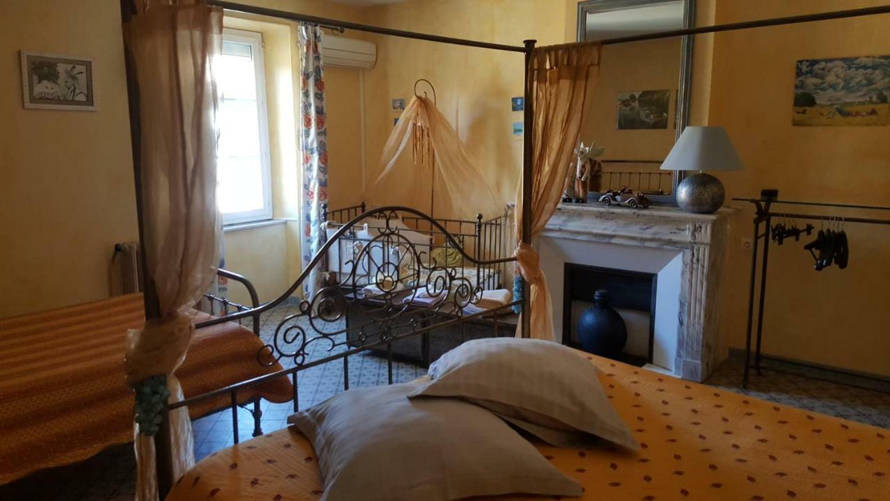 La Maison De Josepha Otel Ferrals-lès-Corbières Dış mekan fotoğraf